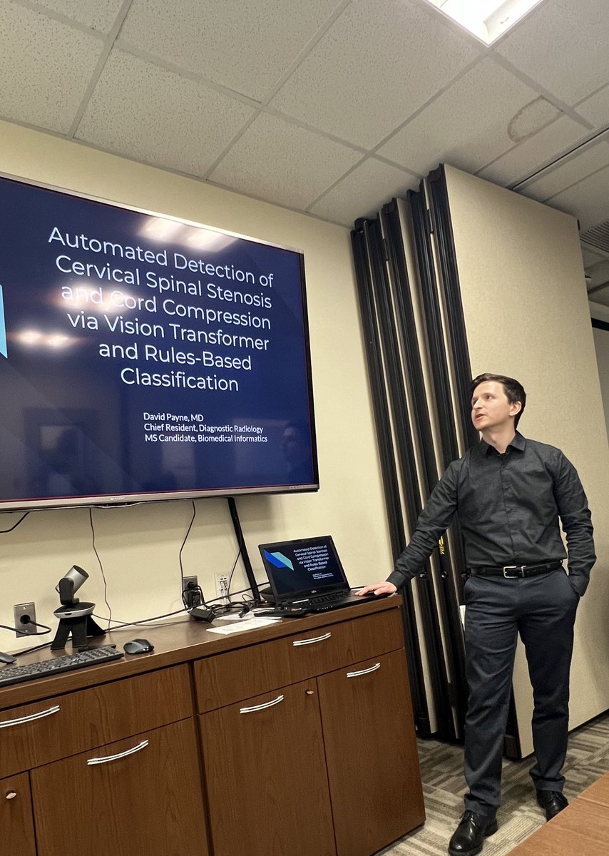 @DavidLPayneMD doing a stellar job presenting his thesis - blending his Radiology residency with a Biomedical Informatics MS for the ideal pathway into the field! #NextGenRadiologist #RadiologyAI