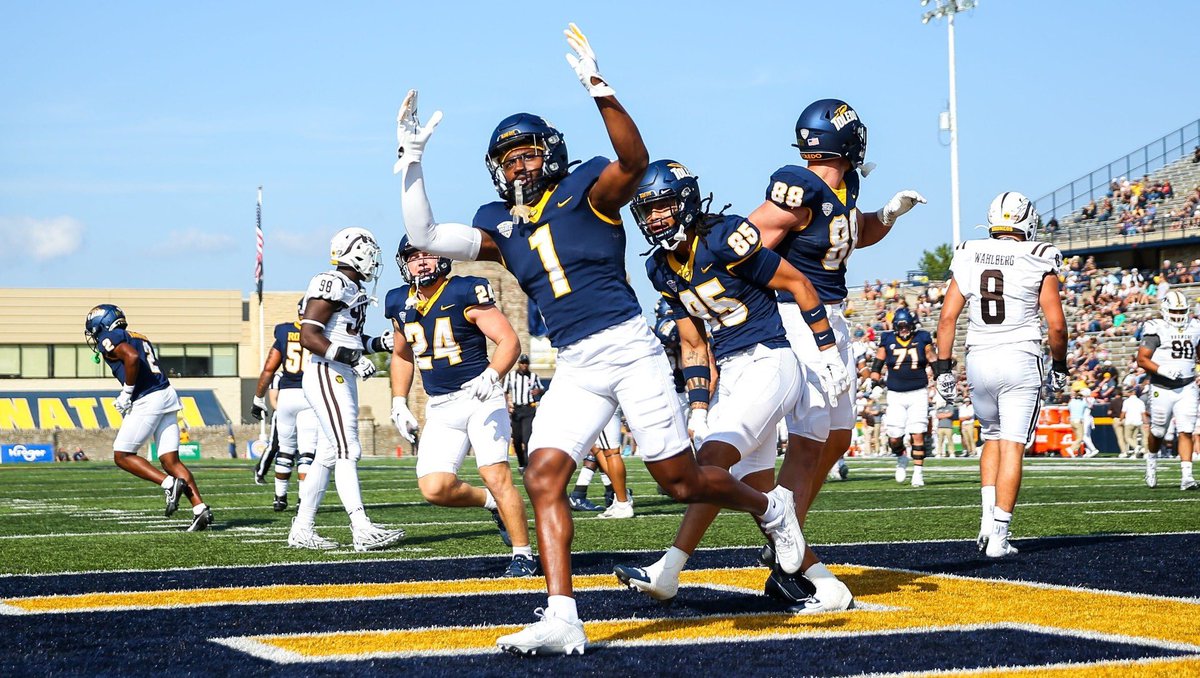 brayloncollier1's tweet photo. After a great visit and amazing conversation with @CoachFlemWR I’m blessed to have received my 10th Division 1 offer from The University of Toledo🚀@Coach_Santoro @_CoachStamm @CoachCandle @CoachWentz_ @FootballPerkins @PerkinsHigh https://t.co/iCKCxSktnW