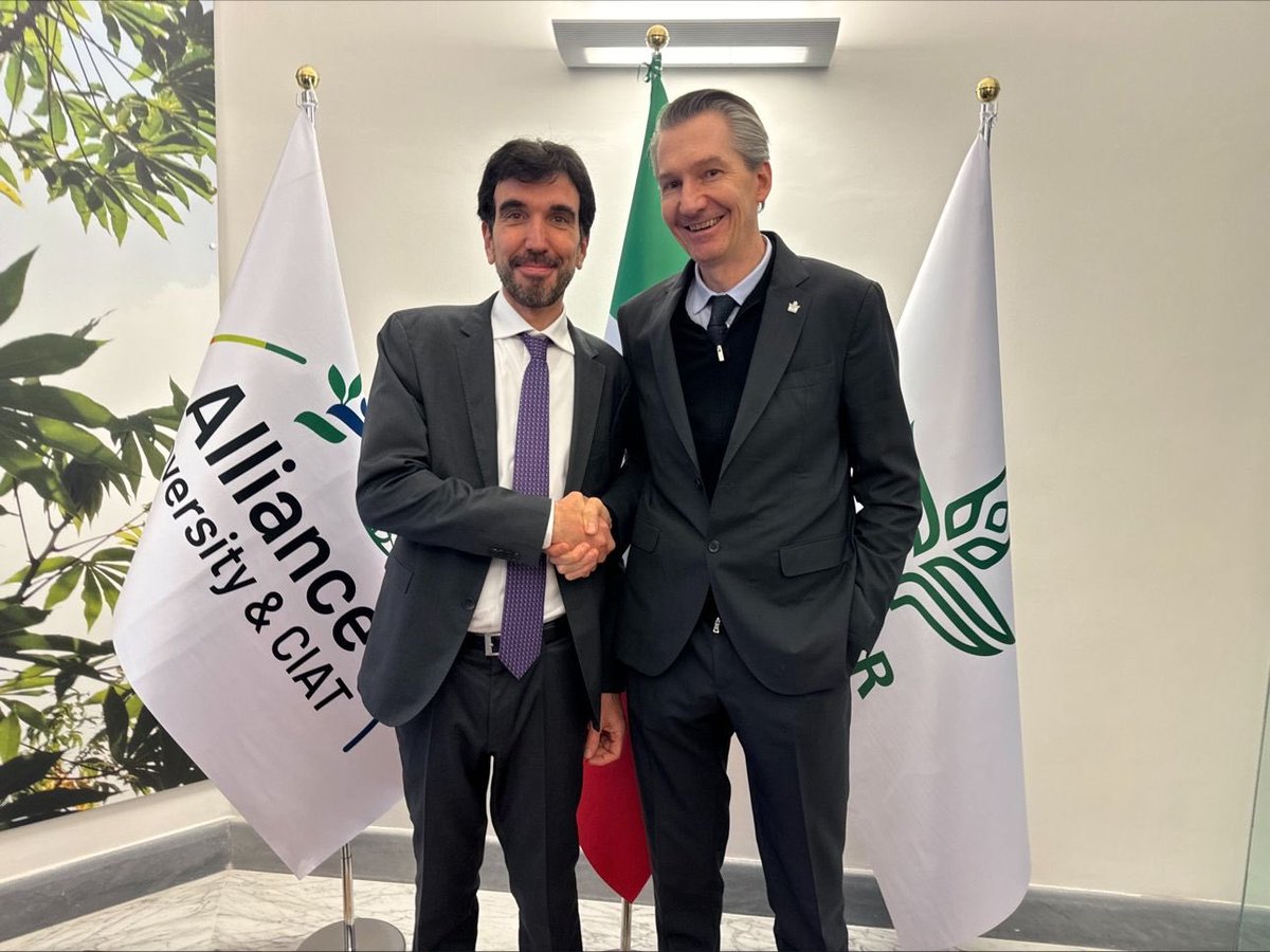 It was a great pleasure to meet with @FAO DDG @maumartina last week. We discussed how to scale up the #partnership with @CGIAR at global and local level, building on our longstanding history of successful collaboration on #foodsystems and #agriculture.