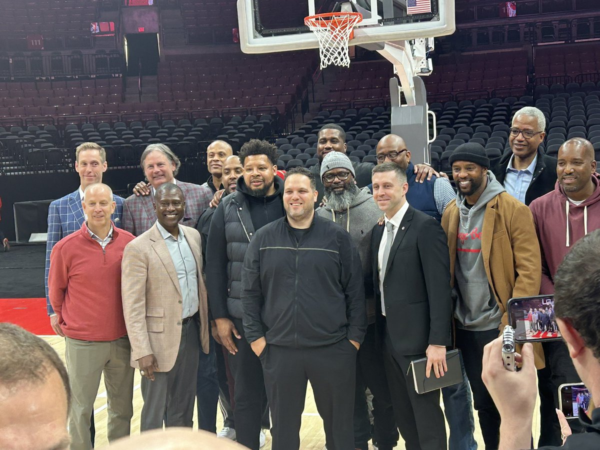 LanternSports's tweet image. A lot of former players supporting Jake Diebler today: