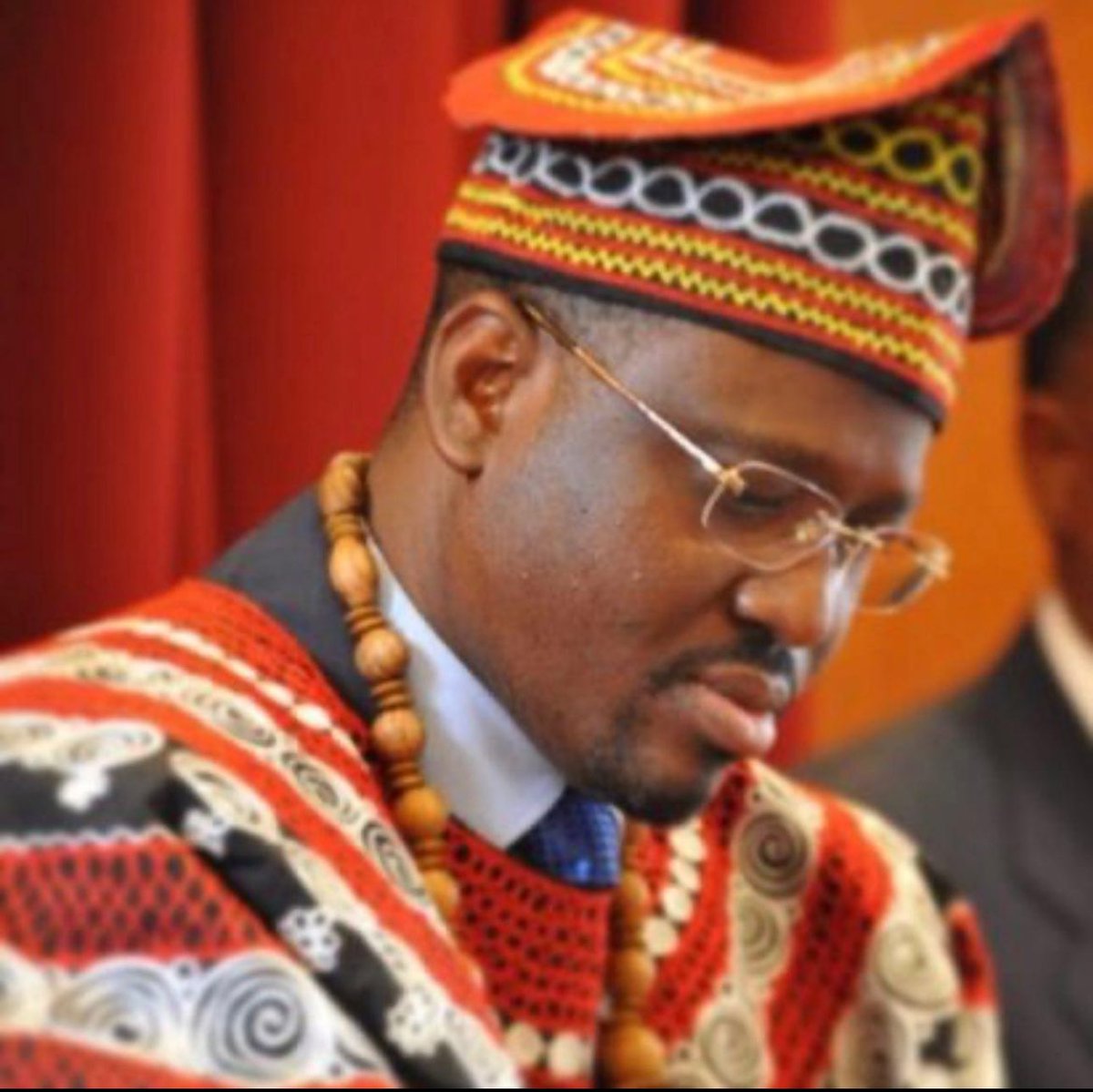 One_Alasco's tweet photo. 🚨🚨💢 #Politique #CIV225 

💢#Kigbafori signifie en Sénoufo l’invincible. 
💢Les rhdp même ont confirmé qu’il est invincible 😀 ils ont sauté sauté jusqu’à se calmer mais le Bogota tient toujours et c’est jusqu’à la gare ! 
Non vieux môgô tu es garçon 😇
💢Long live to you #King https://t.co/kWZ6j7qfuZ