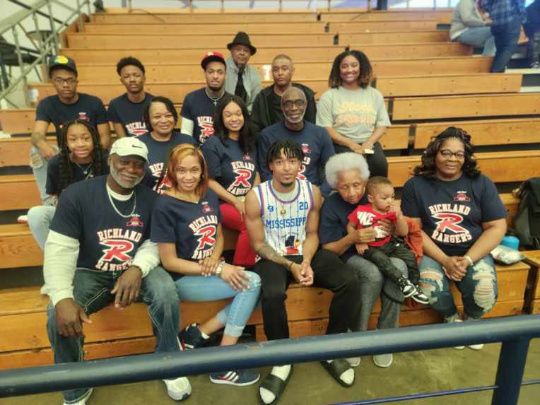 Darrin1Davidson's tweet photo. I wanna give all the glory to the lord and thank him for making me a better and stronger person i was last year to come back from a big knee surgery. But I had an great time at the all-star game with amazing support from my family, coaches and friends I finished with 8pts and 7rb https://t.co/9Qo5WMEpkY