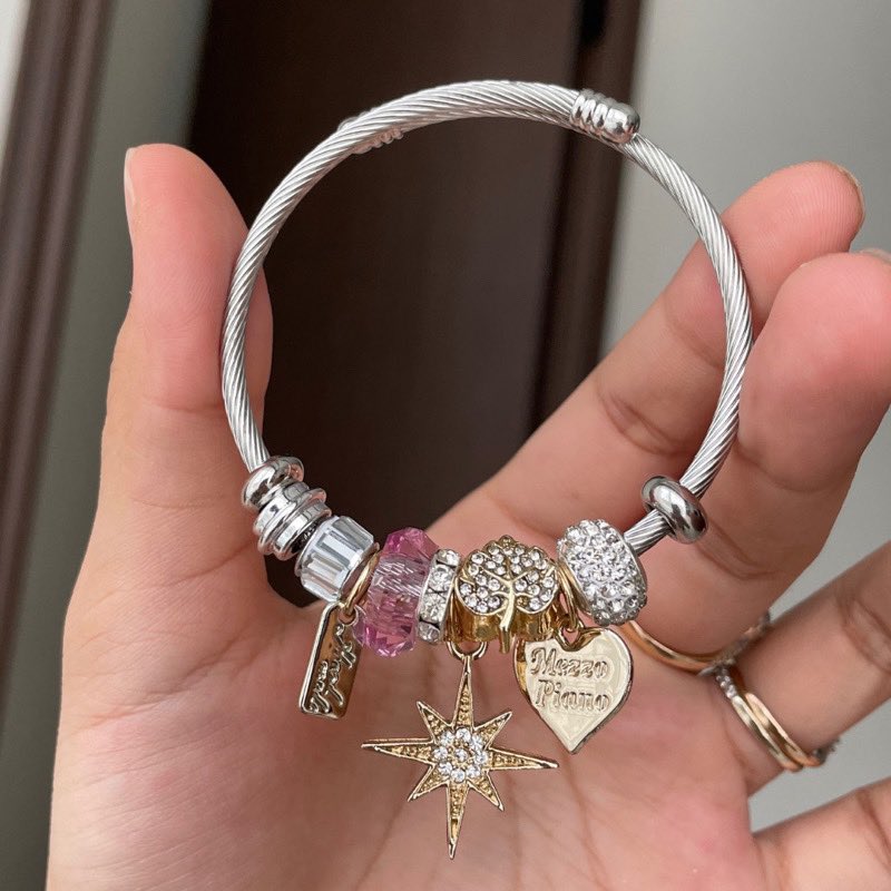 kamoomayl's tweet photo. —; gelang charm pandora

lucu bangett the real bagus bagus bagus bgtt! only 99k😭😭

link : https://t.co/t1SkcMIqIu https://t.co/jhN3qESZAP