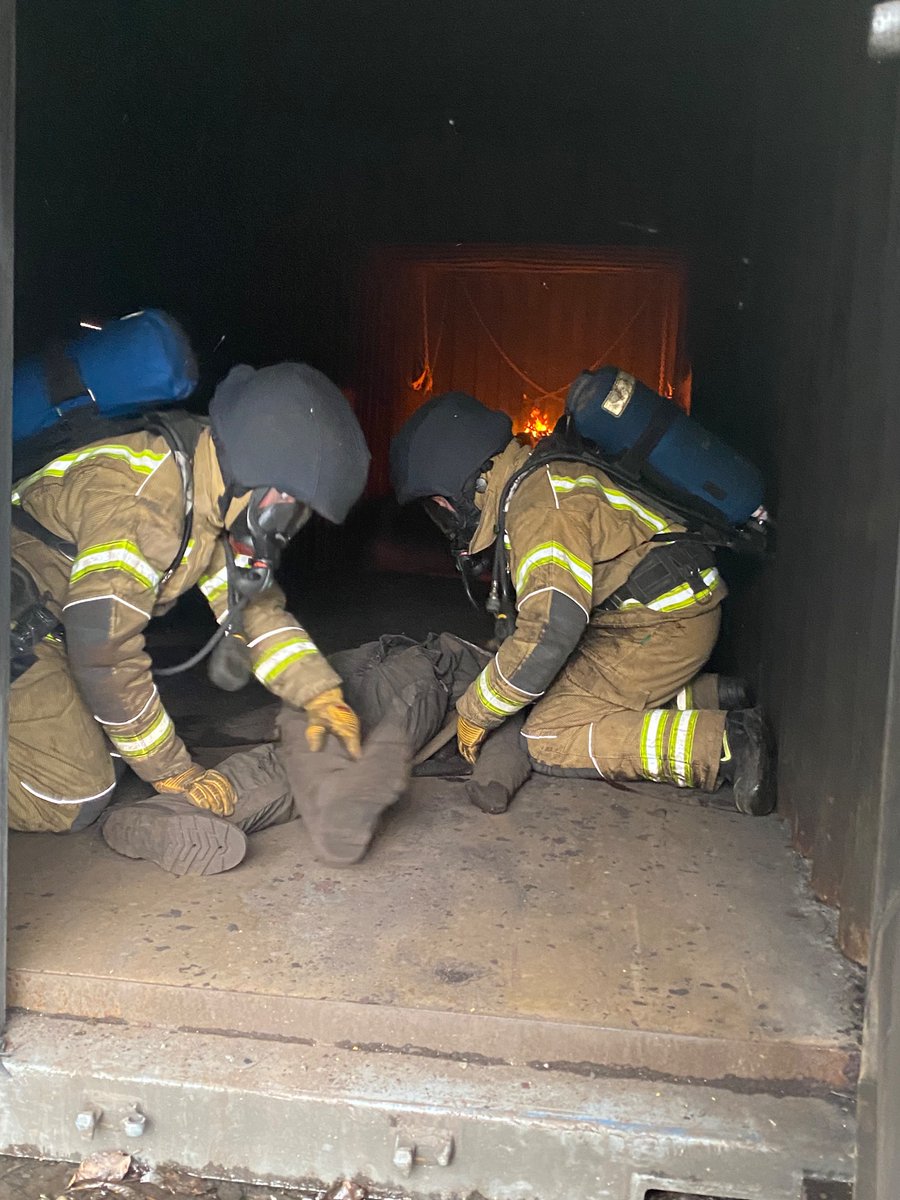 Second week of the On Call BA/CFBT course at Oban community fire station underway,  students getting to face fire and demonstrate gas cooling techniques. #teamwork #Oncall #SFRS 🚒🔥
