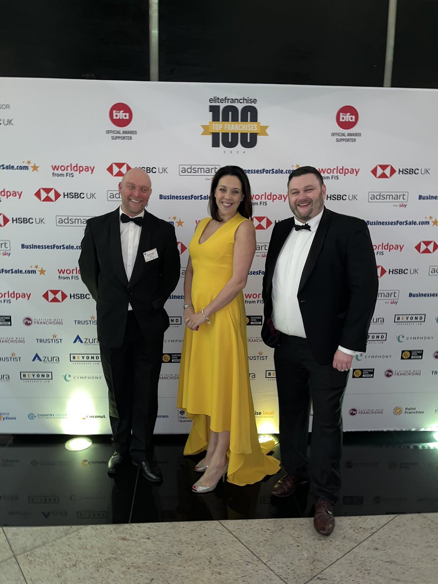 A pleasure to attend and sponsor the @EliteFranchise top 100 franchises awards 2024! Congratulations to all nominees and to those who won an award! ✨ #awards #elitefranchise #franchiselaw #manchester