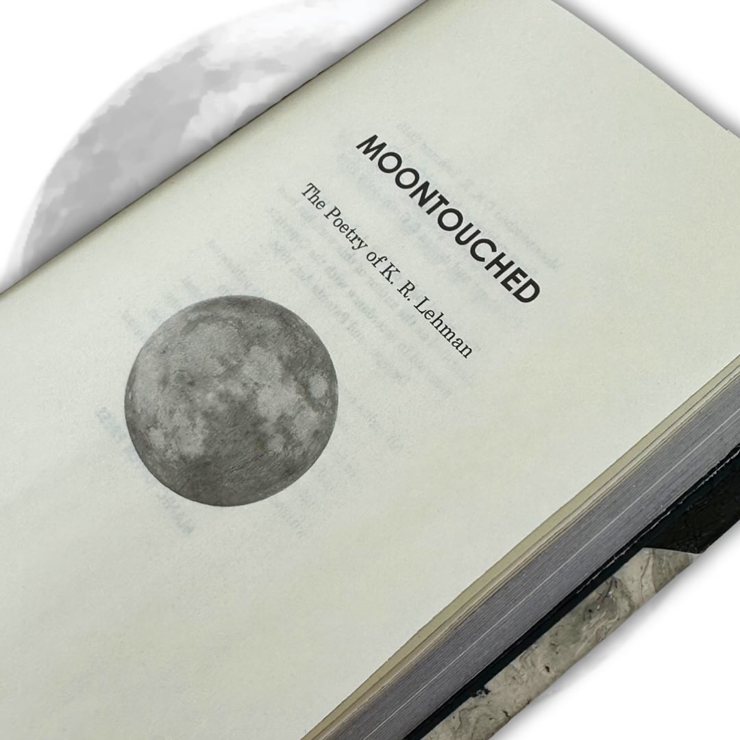 RareBiblio's tweet photo. Introducing #Moontouched : A Poetry Collection by #KRLehman 🌙
Our latest #custom creation, #bound in rich #black #leather & textured #marblepaper finished with #silver #gilding, echoes the ethereal beauty of the lunar landscape. 📖✨
https://t.co/9kDtMywA9z / @rarebiblio ✨ https://t.co/JI4G92pA2r
