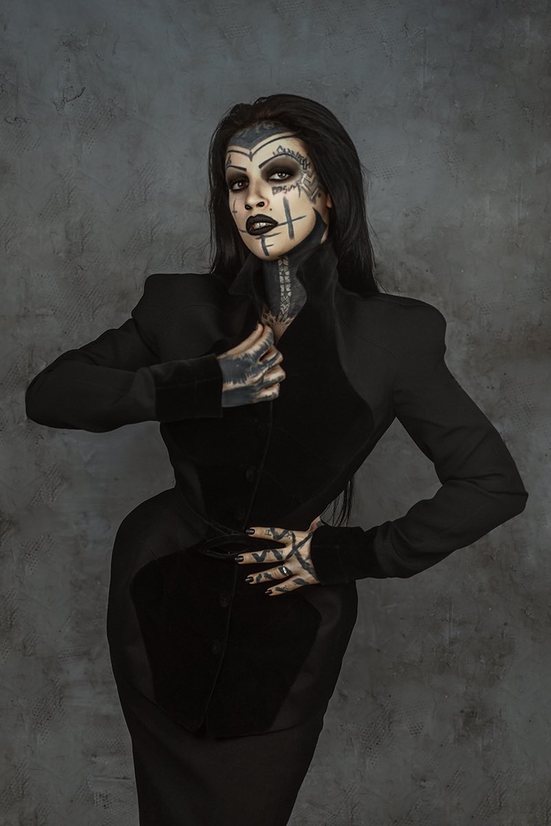 Mistress Lunatika tweet media