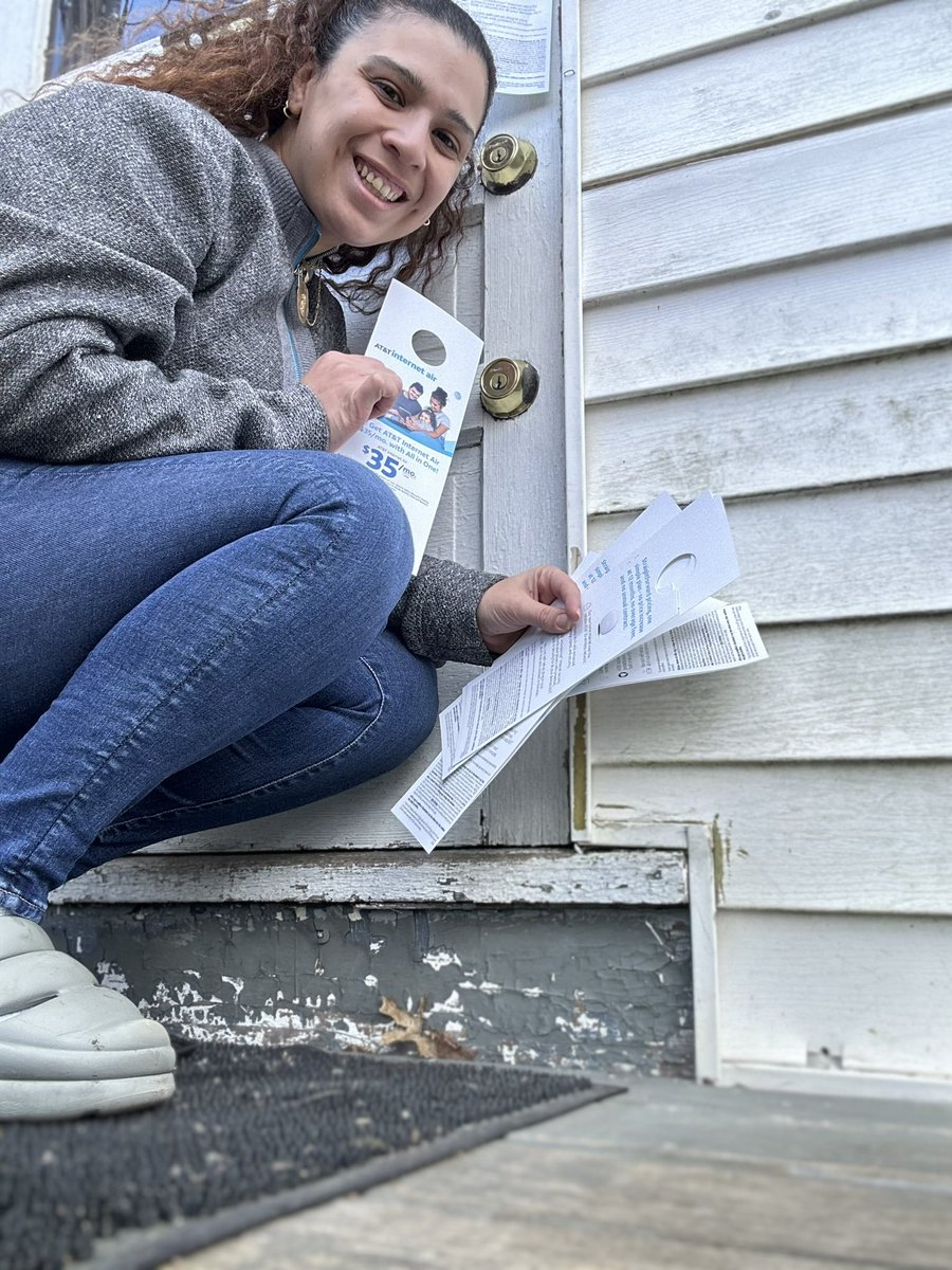 Cristal02396877's tweet photo. Middletown when we see new green addresses we are pulling up #att #attprime #aia #AttMiddletown https://t.co/w5lOWD2NuI