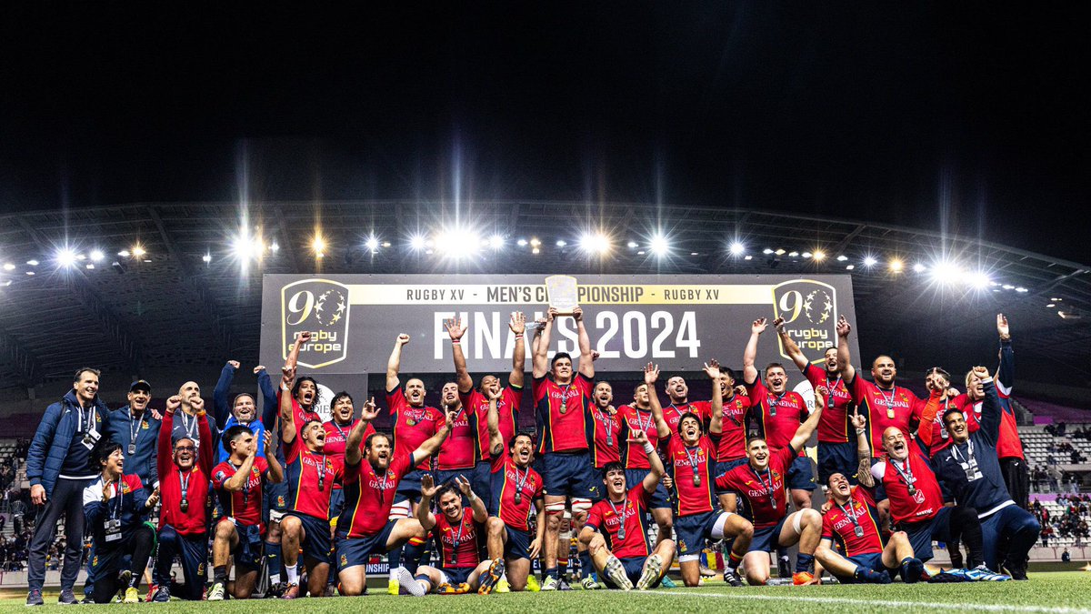 Al cielo de París 🏆🦁🇪🇸 

¡Vamos #LosLeones! 

#LoQueNosUne | <a href="/rugby_europe/">Rugby Europe</a>