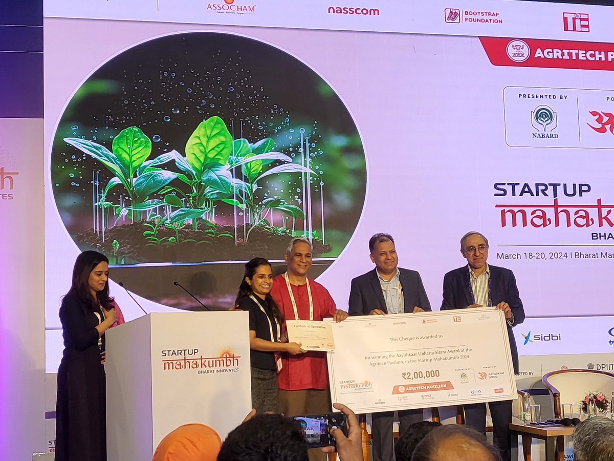 divyasharma2701's tweet photo. Great first day at Agritech pavilion, early stage startups & investors in the same room, sharing their views on building startups while raising capital. Congrats to the winners of startup pitches #godesi #ananddairy. Loved the panel discussion on instituionalizing farmer credit. https://t.co/3KK48b3bYJ