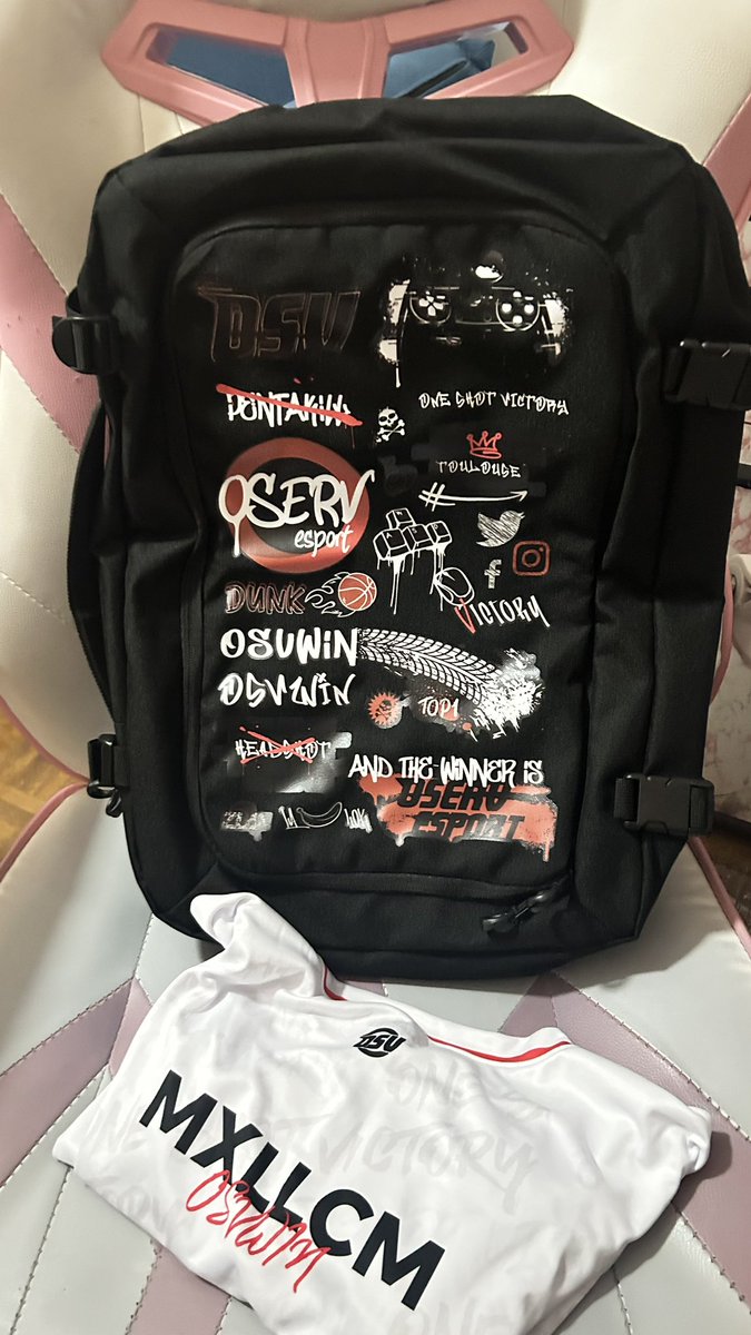 Quoi de mieux que de recevoir ceci le jours de l’offi? Merci <a href="/OservEsport/">OSV | #OSVWIN 🔴</a> !!

#OSVWIN