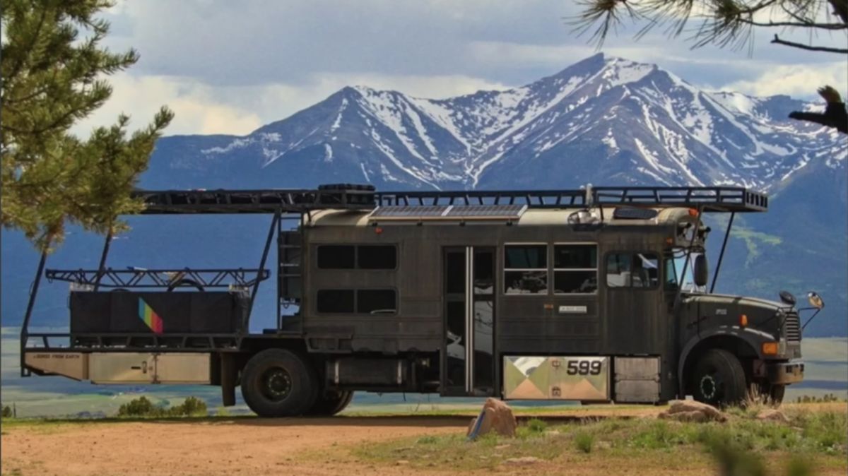 School Bus Turned End Of The World Survival Rig
Be on the lookout for this Sci-Fi Bus on the road. buff.ly/4aiIVc9