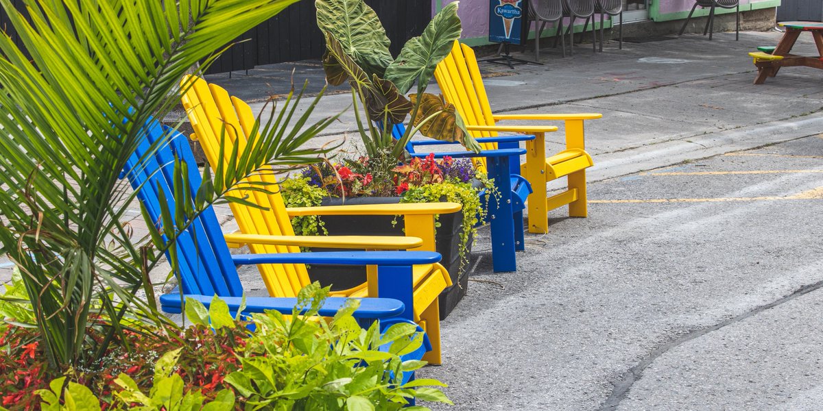 Calling All Artists! Deadline this week!

2024 Roebuck St. Road Mural project! Theme: “Field to Fork”

3 Finalists - Concept Design Sketch - $1,000 honorarium
Final Winner Concept Design - $2,000 honorarium

Deadline: March 22, 2024

Application/Info here:
webforms.whitby.ca/Strategic-Init…