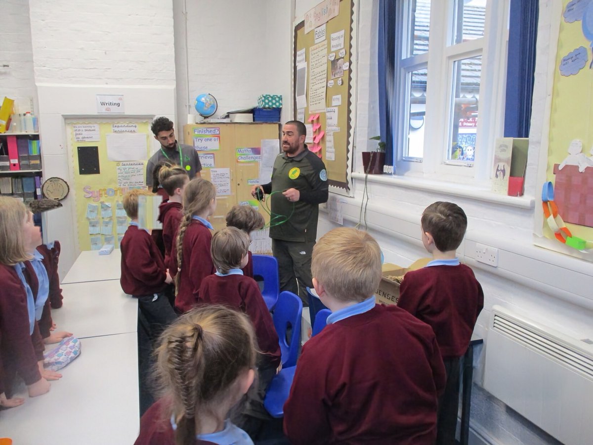 Groundwork and FoTV were back at Dalton St Michael's CE Primary School this afternoon continuing with the Mayfly in the Classroom project. In today's session the children discovered what predates mayfly and the effects pollution has on river ecosystems.