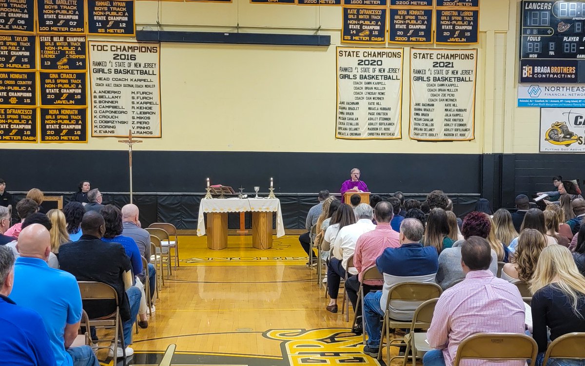 On Saturday, we hosted our annual Senior Parent Communion Breakfast with the Class of 2024. It was a beautiful day celebrating Mass and sharing a meal with our seniors and their families!