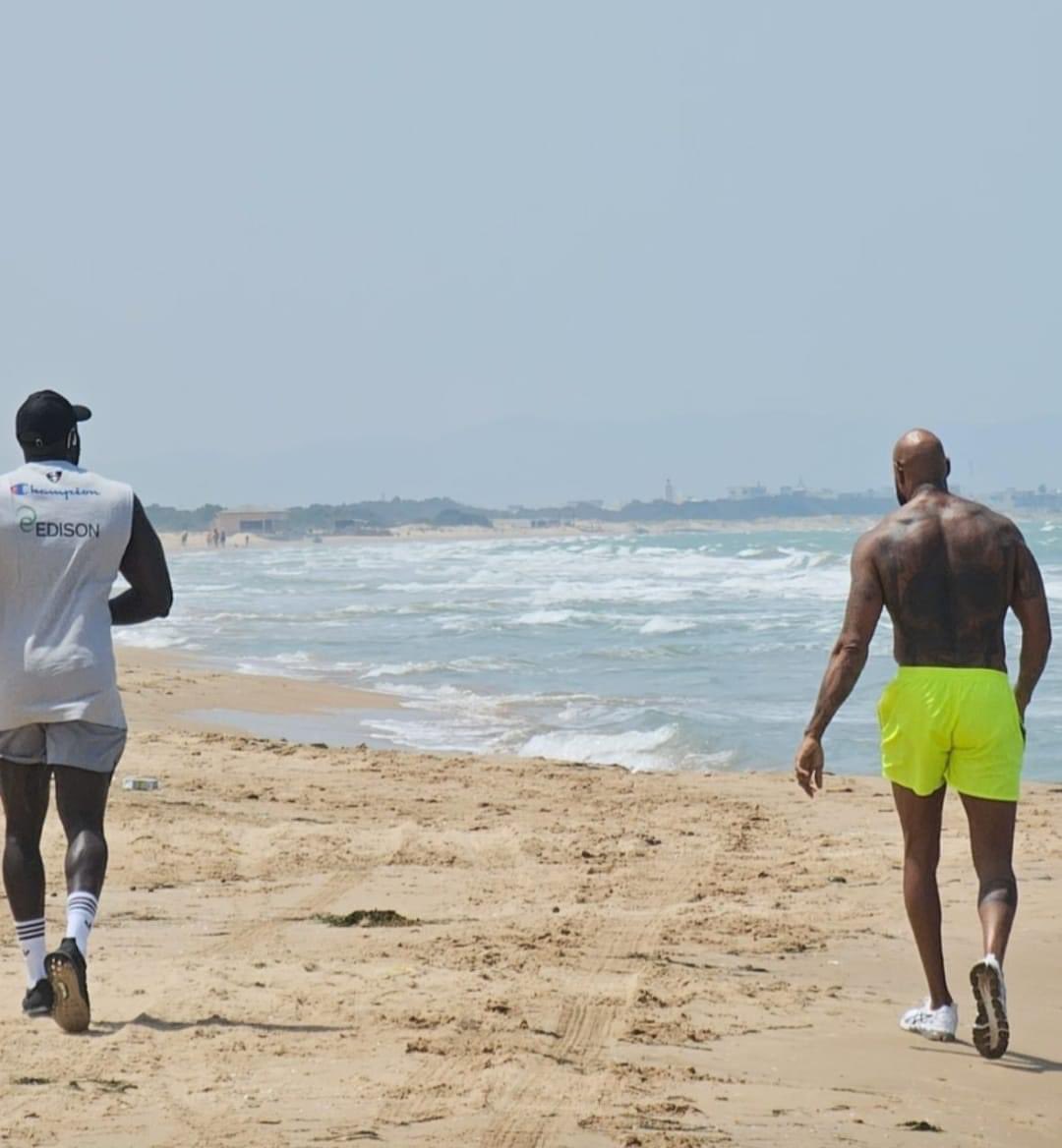 92imzlz's tweet photo. C’est pas la mer qui prend l’homme, c’est la guerre. 🏴☠️ #7 #brams #booba https://t.co/Uagk1krVfu