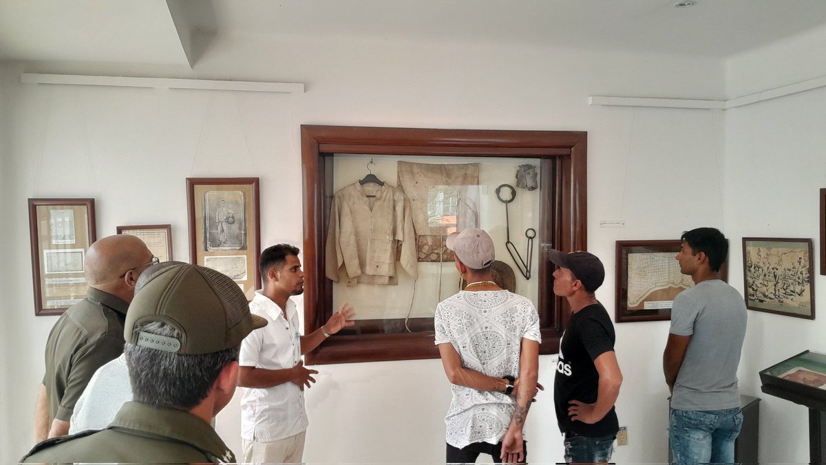 Al <a href="/MuseoFragua/">Museo Fragua Martiana</a> llegan trabajadores de la Empresa del Transporte del Ministerio del Interior para recorrer los senderos de uno de los más trágicos escenarios de la #historia patria: donde nuestro Apóstol y Héroe Nacional José Martí sufriera presidio político.

#MartíVive