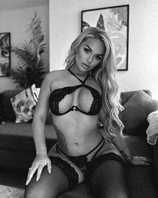 how do you like my looks from 1 to 10?🥵 https://t.co/i3tqmp6ix5