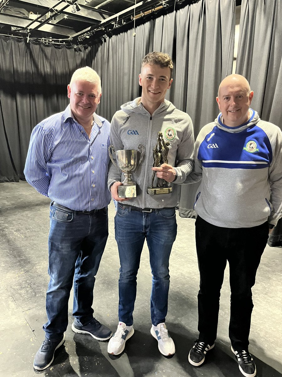 2023 SENIOR PLAYER OF THE YEAR AWARD🏆 The John Quinn Senior Player of the year award was presented to Enda McGarrity. Congratulations Enda 👏🏻🔵⚪️