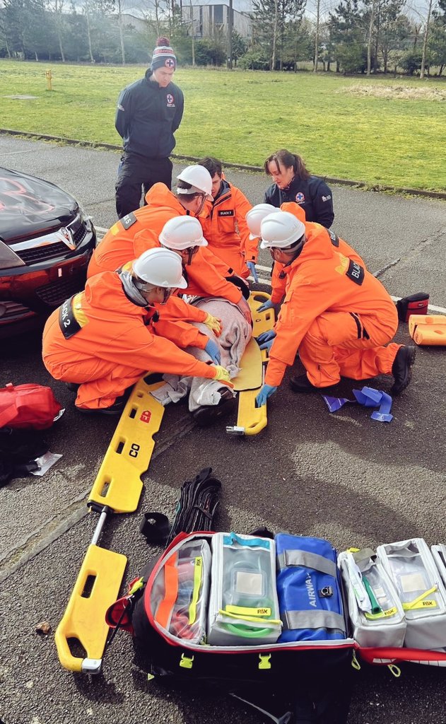 As the only paramedic, surrounded by experienced PHEM, ED and Anaesthetic doctors, my team helped me realise that I do have a specific skillset; the team relied on me for some aspects as much as I relied on them for others #extrication #samurailaser #majorincident #triage ...3/