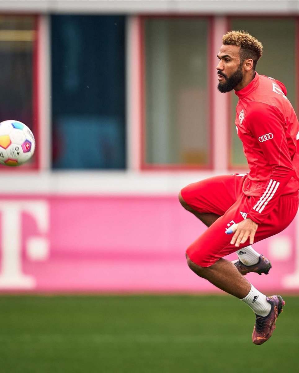 Mr_choupo's tweet photo. Starting the week powerful ⚡️Putting the work in @FCBayern 💧🔥💧#lionindomptable #nevergiveup #çadonne https://t.co/UQfgf8gmAJ