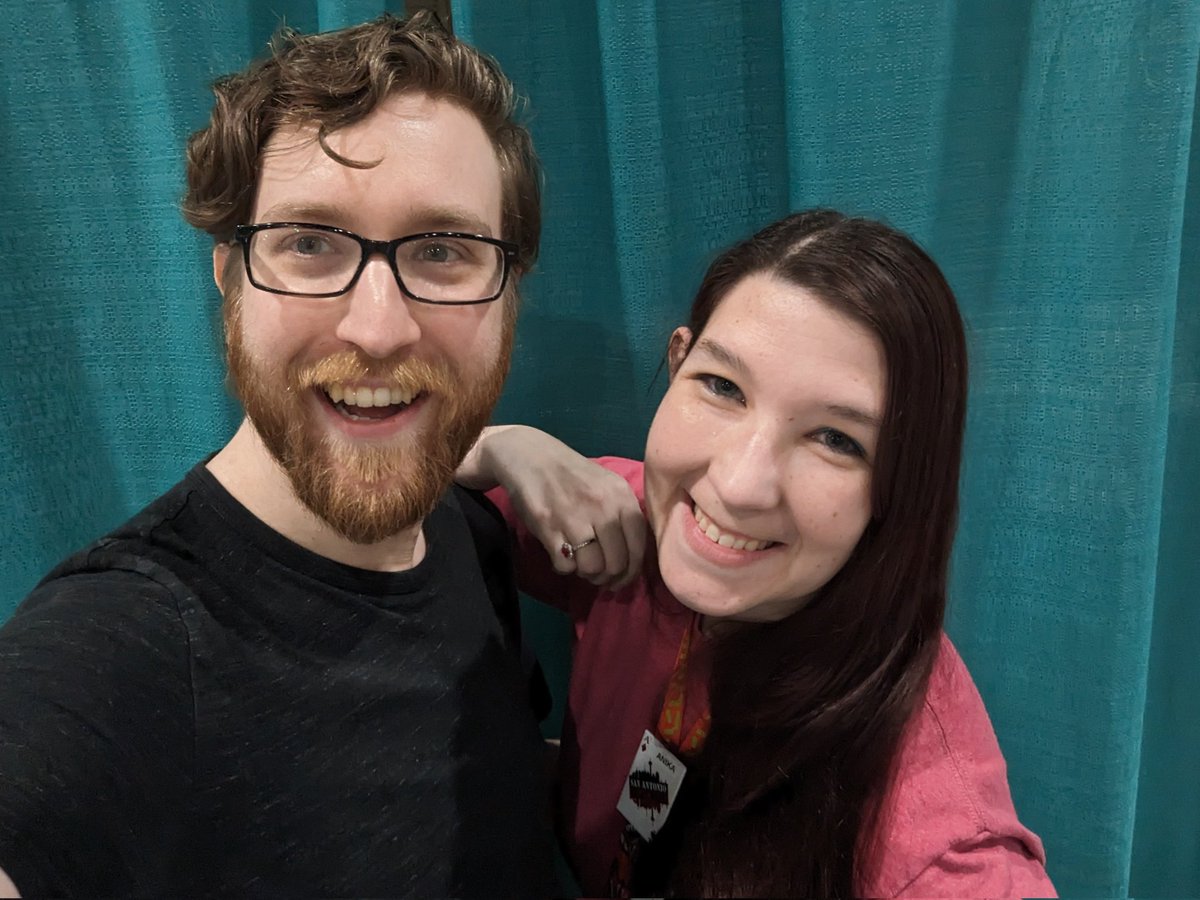lost_girl_anika's tweet photo. Flight went from 5 am to 7 tonight 
🙄🙄 but hey, it was an awesome plus ultra weekend with Justin @justinbriner! Thanks for the fun, Galaxycon Richmond! Stoked for Vegas next weekend!! 
#conlife #handlerlife https://t.co/alohq4FBgs