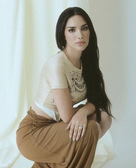 kimloaizacharts's tweet photo. ¿Cuantos esperan el lanzamiento de “X Amor Deluxe” ? 🦋 https://t.co/EQmGVvbu4M