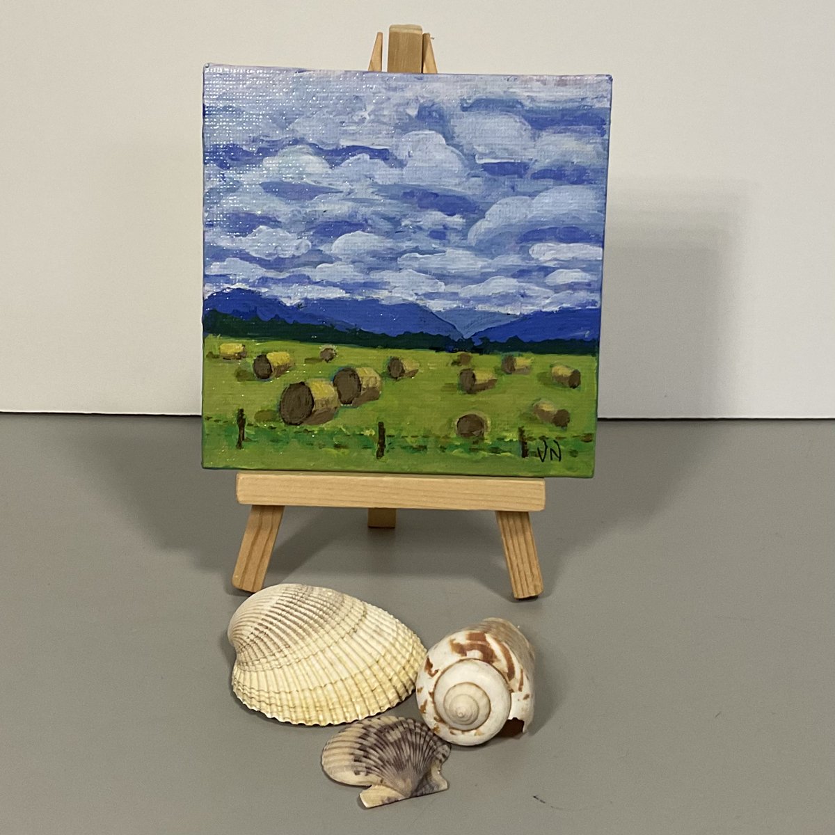 vnesdoly's tweet photo. "Prairie Rolls" - miniature Canadian landscape.
Comes with its own little easel.
Acrylic on canvas panel, 4x4 inches.
https://t.co/11o0kJagn9 https://t.co/BHlv1vmtPb