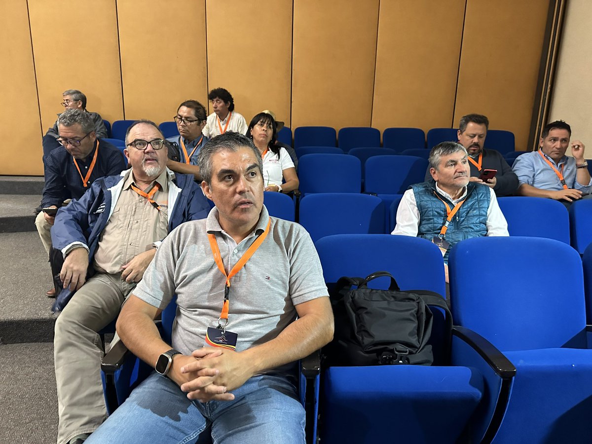 FESUMINchile's tweet photo. Comienza jornada de la tarde del Segundo Encuentro Sindical de @ctmineria  Ahora, expone desde el Ministerio del Trabajo, el Subsecretario de Previsión Social, Claudio Reyes. https://t.co/3XiIGSKdfC