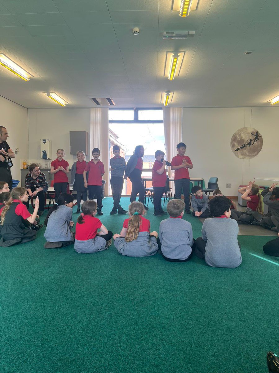 stgilesacademy's tweet image. Class 4 had a wonderful afternoon, talking all things Shakespeare @WFlibraries #Pontefractlibrary Thank you so much for hosting us 🎭 #stgilesenglish #stgilescommunity