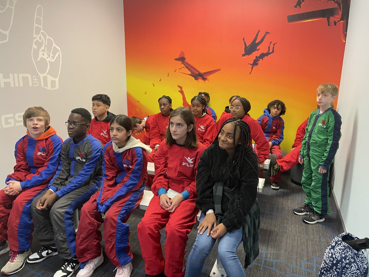 WoodburyCitySch's tweet image. Ss at @woo_1902 recently took a trip to iFly. Ss had to have a 75 or higher in all classes, no more than two absences, &amp;amp; no more than one lateness to school to receive an invitation to the trip. 55 sixth graders were invited. 

#WoodburyPride #GoHerd #ifly