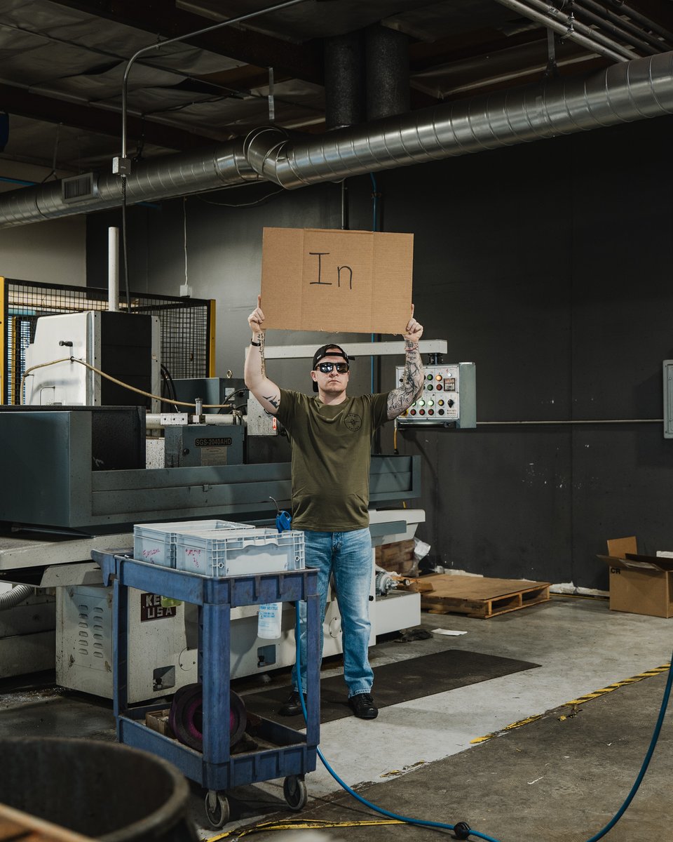 ToorKnives tweet media