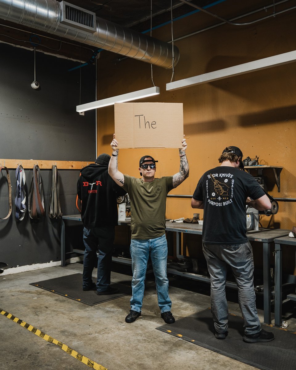 ToorKnives tweet media