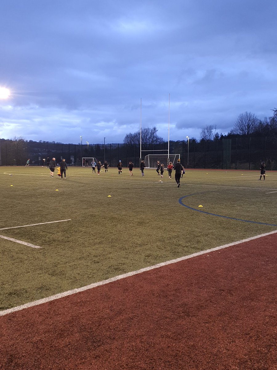 🏉 Great to watch @RugbyChargers1 tonight. Team working hard and continuing to learn & improve. 👏🏽 @Adrian_Evs01 @AshleighJones12 @Christo11590925 @DragonsHUBs