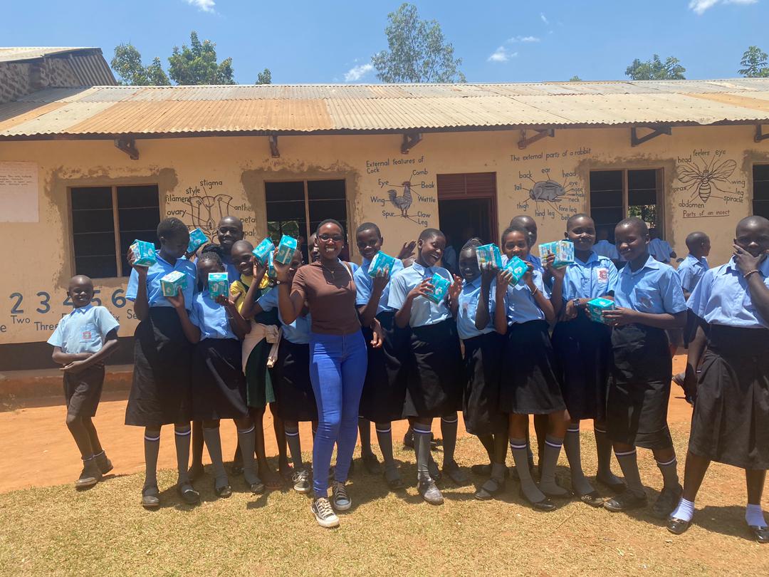 Surely It was such an honor to share with the young souls at Ebenezer Primary School about their aspirations, etiquette, health & sanitation, menstual hygiene & shared sanitary towels with girls & taught them how to make liquid soap. Kudos @GuluMentorship for the good work done!