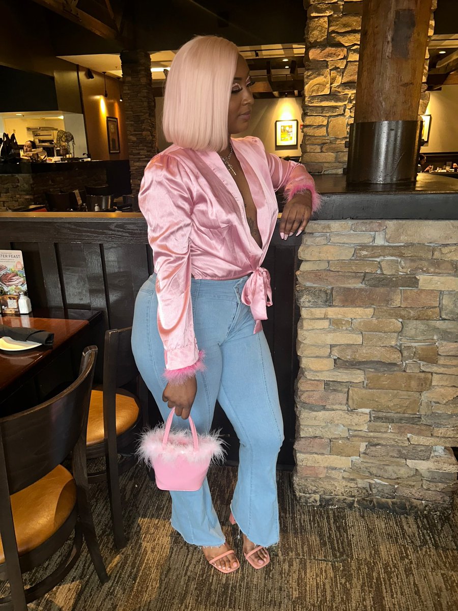 SoEyeCatching's tweet image. Happy Pink Birthday 💗