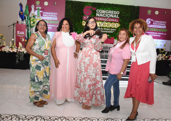 Coopmanoguayabo's tweet photo. Esta actividad fue organizada por MUJERCOOP, del 8 al 10 de marzo, y contó con la participación de más de 300 mujeres de diferentes países.
#CoopManoguayabo
#EsTiempoDeAhorrar
#DíaInternacionalDeLaMujer
#MUJERCOOP https://t.co/oVZOe3FoWp