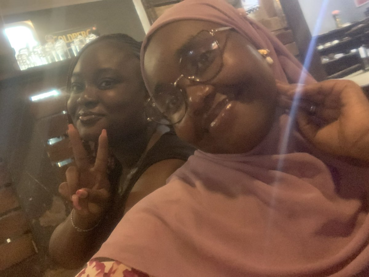 Olaniyan_Remmy's tweet photo. 👯‍♀️❤️ https://t.co/WfI3jugkCM