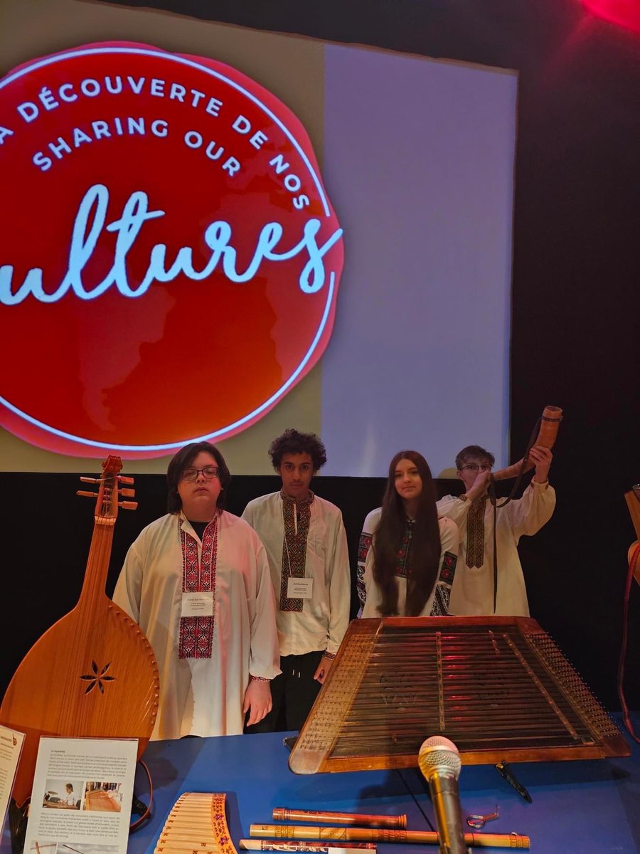 Une belle expérience enrichissante pour les élèves de RDN qui participent à l'événement À la découverte de nos cultures. Quelles belles présentations! ⁦@csfp_tnl⁩ ⁦<a href="/sharingcultures/">Sharing Our Cultures Inc.</a>⁩