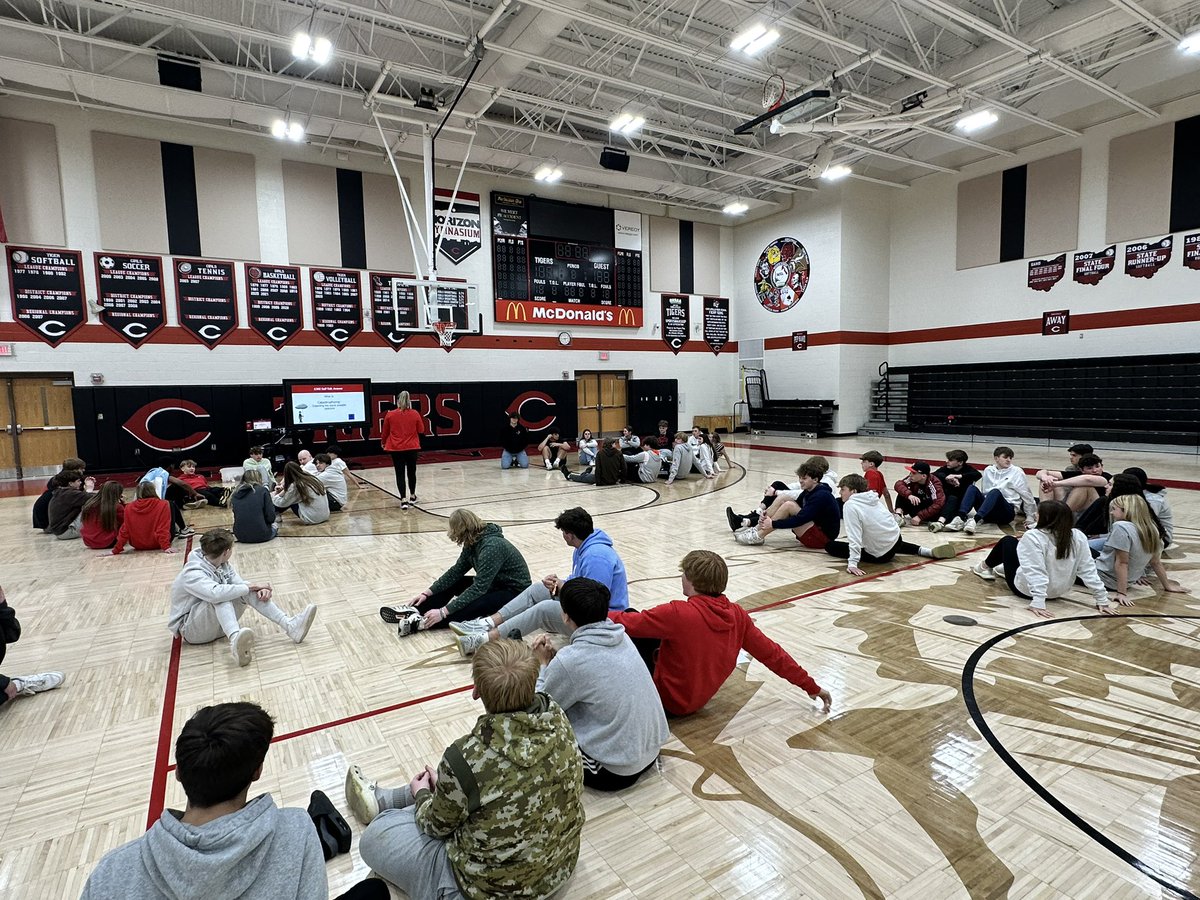Athletics_CV's tweet photo. @CHSTigerPride Student Athletes participating in a session with @OSULiFESports today. Great work Tigers! 

@CirclevilleCity https://t.co/jGY5C6XLMR