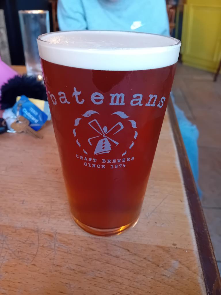 Over in #Wainfleet near #Skegness I got to try the brand new @batemansbrewery collab with @BuxtonBrewery for the 150 year celebrations and its tasting absolutely amazing , a must try beer on Cask also sampled Batemans YellaBelly Gold, great pub just yards from the Brewery.