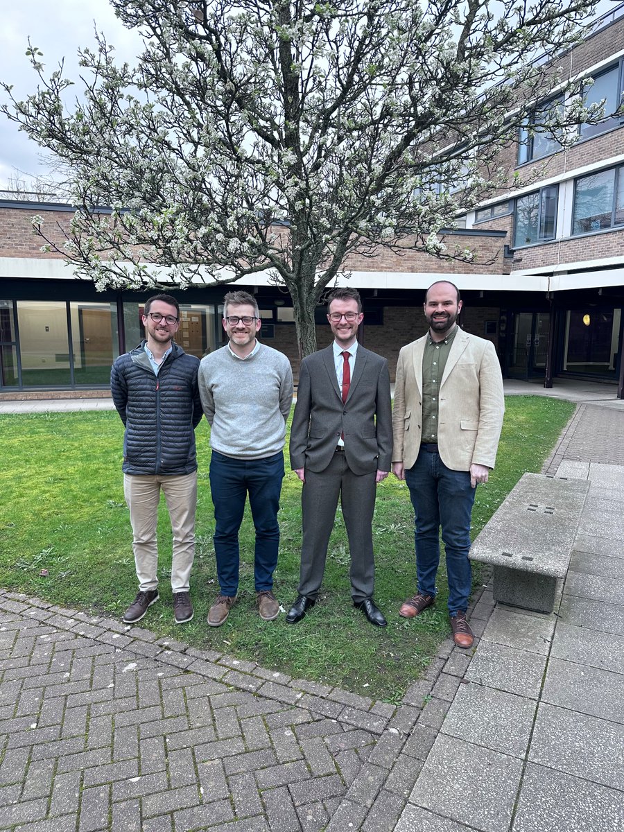 MML_ResearchQUB's tweet image. Huge congratulations to Dr @D_Roberts95 for passing his viva today with flying colours. Thanks to @MorrillGroup and @JDawklol for doing the honours. Good luck in sunny Scotland with @allanjbwatson
