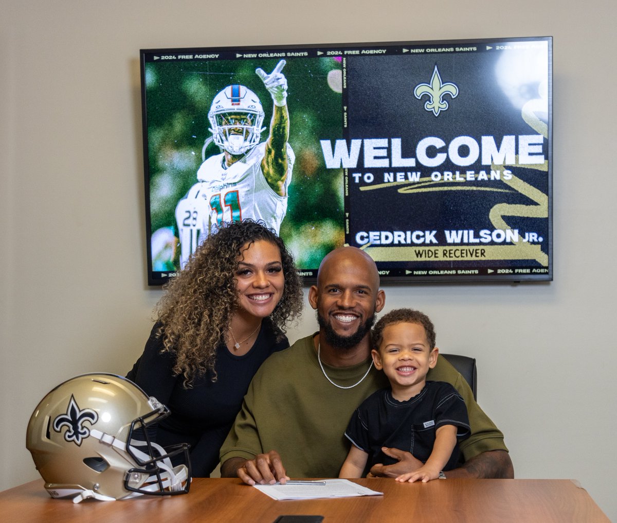 Saints's tweet image. Welcome @cedwilson95 and family to New Orleans 🙌