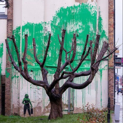nexta_tv's tweet photo. Banksy's new work appeared in north London, it depicts the crown of a tree in the form of green paint drips

The artist himself confirmed that the work belongs to him, posting a photo of it on his page in Instagram. https://t.co/0LgYrTmYVv
