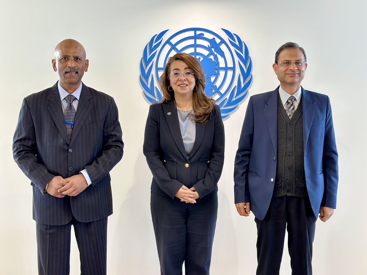 Pleased to meet Revenue Secretary Sanjay Malhotra @DFS_India at #CND67. India is an important global actor & long-standing partner of @UNODC in addressing drug challenges in South Asia. Keen to strengthen our partnership further on drug prevention & tackling illicit drug flows.