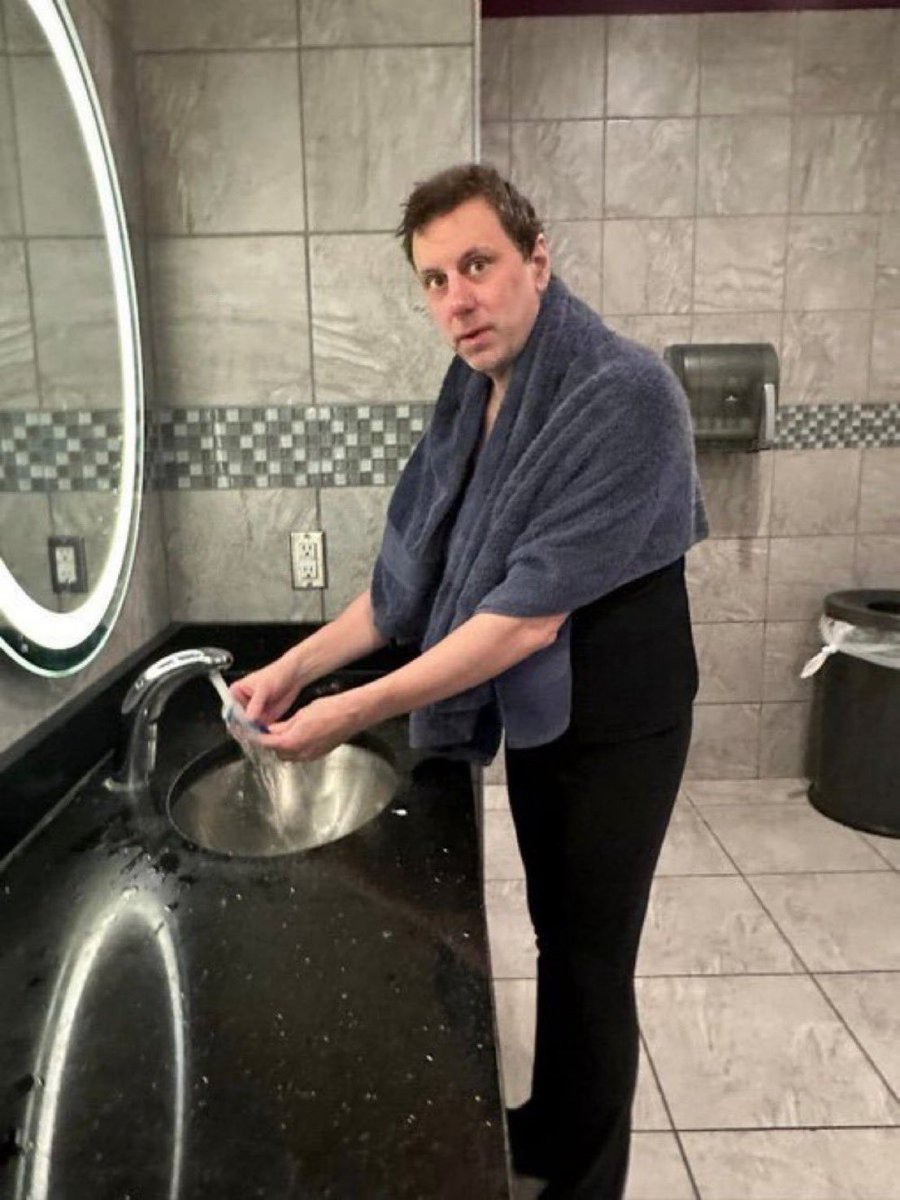 Brandon Straka #WalkAway tweet media