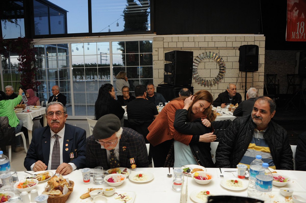 fcalkaya35's tweet photo. 18 Mart Çanakkale Zaferi ve Şehitlerimizi Anma Günü nedeniyle düzenlediğimiz İftar Yemeğimizde Şehit Yakınlarımız ve Gazilerimiz ile buluştuk.
Balçova Belediyesi her zaman onların emirlerinde oldu, bundan sonra da Onları yalnız bırakmayacağız. https://t.co/Jw5eo8tg7N