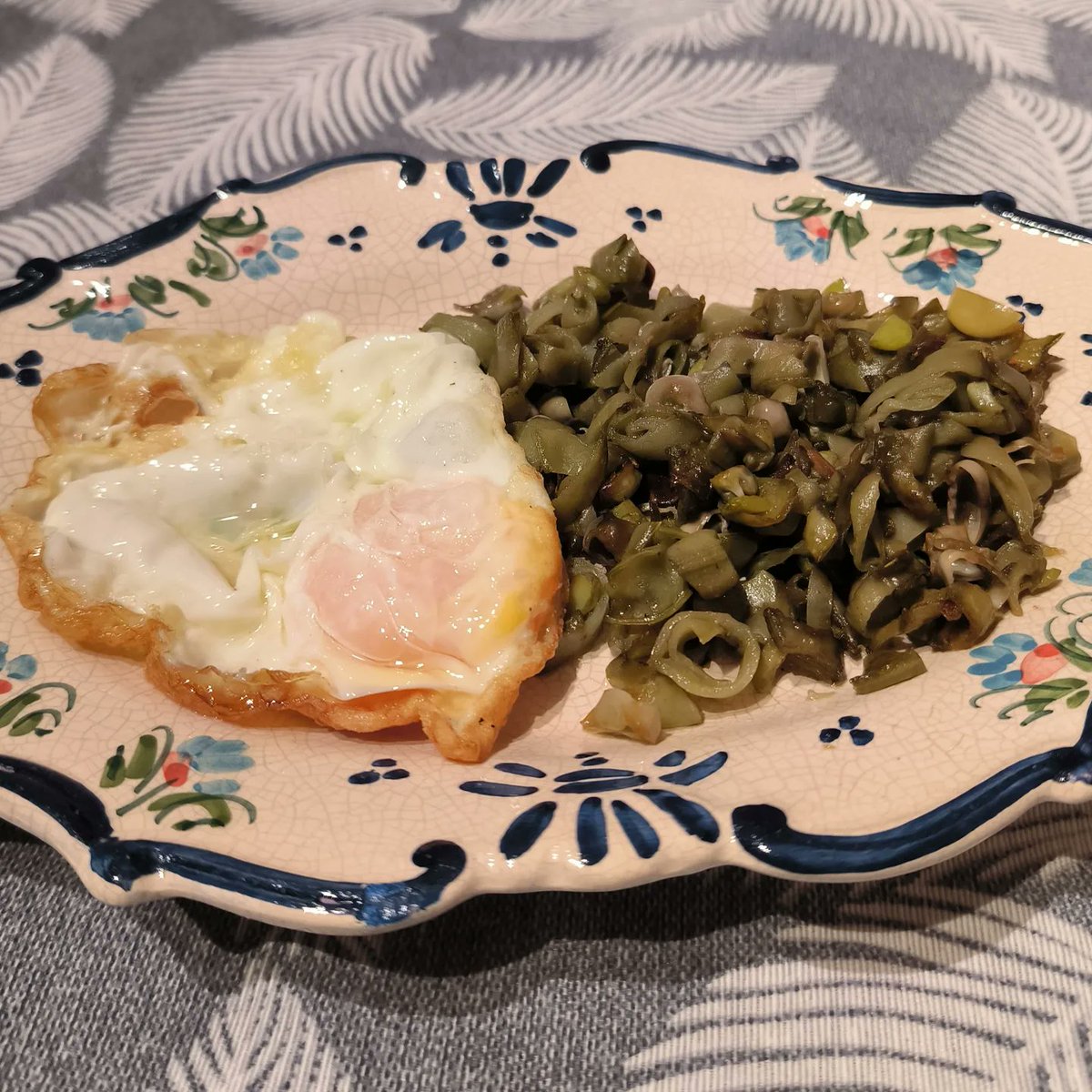 "Habas fritas con huevo"
Un plato sencillo y humilde que me preparaba mi abuela. Me encanta¡
#mdcocinaymas