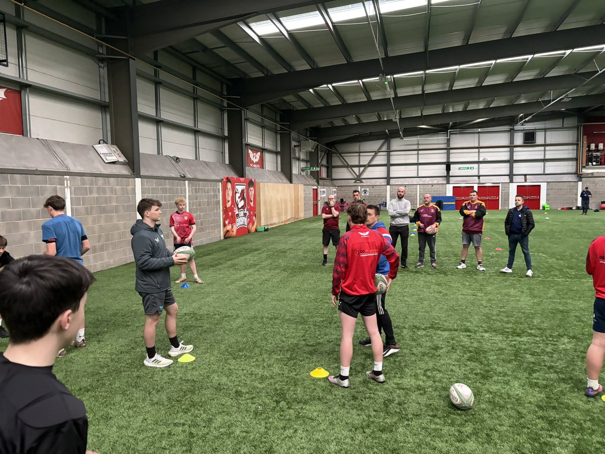 CPD this evening at Parc y Scarlets, 7 local coaches up-skilled and gone away with new ideas, many thanks to @LeeRees1991 @cptitcombe @scarlets_rugby & @DarcyTh16849188 for delivery. Thanks @LDSRU15 for taking part. @WRU_Scarlets @aledparry