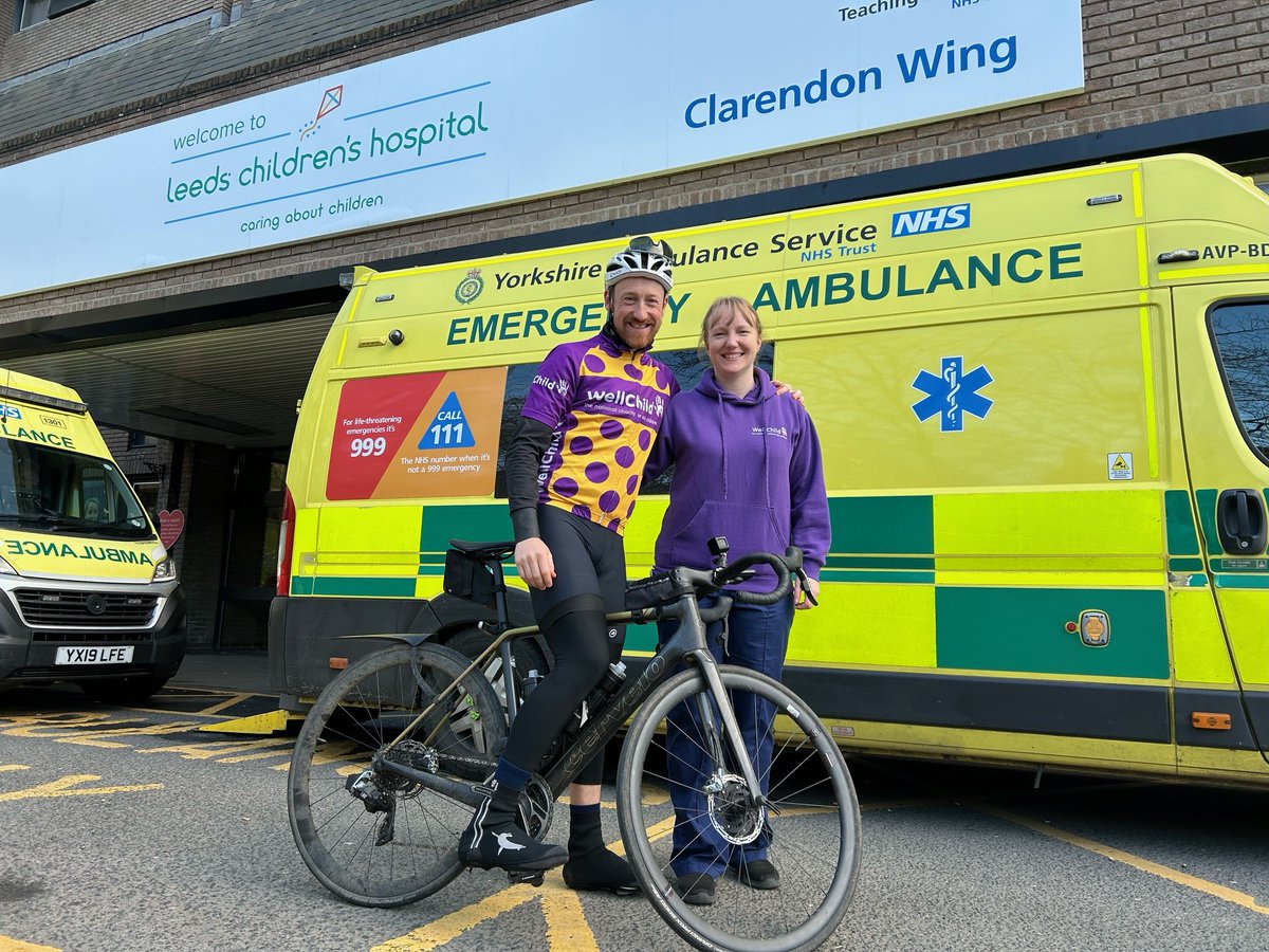 Go on Andrew! 🚴‍♂️ This morning members of the team gathered outside to cheer on Andrew Gould who is cycling 3500km around the UK in a 'tour of appreciation' dedicated to the 53 @WellChild nurses working across the UK. justgiving.com/page/wellchild…